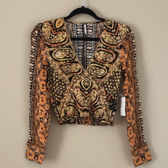 Free People NWOT Wild and Free cropped blouse - Picture 2 of 3